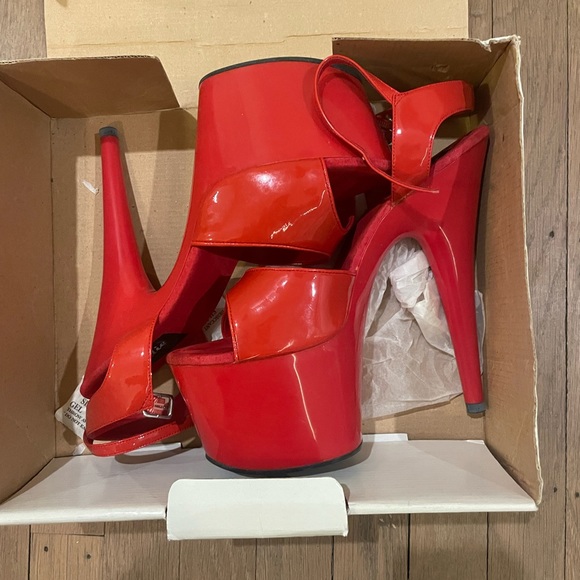 Ellie Flirt platform 7” heels - Red sz 9 - Picture 4 of 4